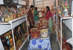जन्माष्टमी आज: मंदिरों में सजेंगी झांकियां, व्रत रखकर मनाएंगे कान्हा का
जन्मोत्सव - image