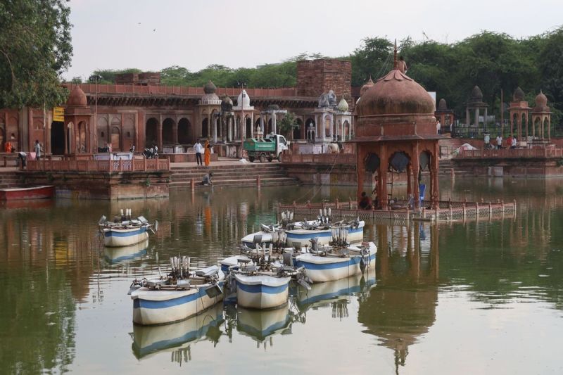 मचकुंड मेला: अंतिम वक्त में फव्वारों की आई सुध, बिखरेगी सतरंगी छंटा Machkund Mela: Fountains were revived at the last moment, a rainbow of colours will spread