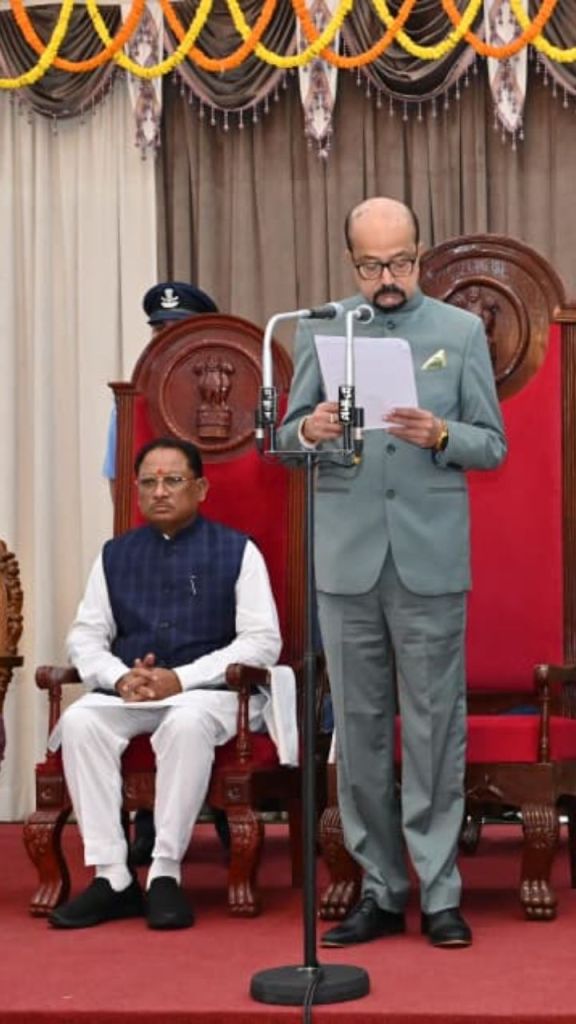 राज्यपाल डेका ने दिलाई तीन मंत्रियों को शपथ (फोटो सोर्स- DPR)
