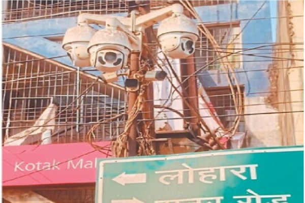 शहर की सुरक्षा और निगरानी के लिए लगे CCTV बंद, पुलिस नहीं दे रही ध्यान... Photo