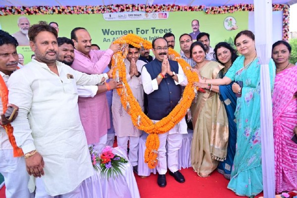 उप मुख्यमंत्री ने कार्यों का किया लोकार्पण-भूमिपूजन (फोटो सोर्स- DPR)
