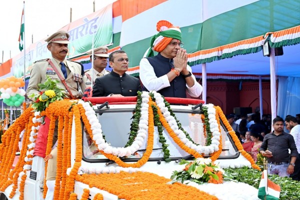 टंक राम वर्मा ने किया ध्वजारोहण (फोटो सोर्स- DPR)