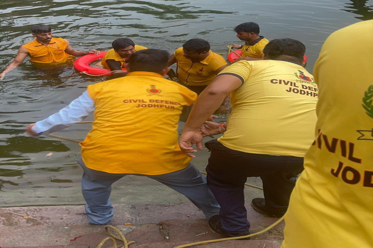 2 girls died due to drowning in a pond