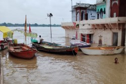 मिर्ज़ापुर: गंगा का जलस्तर लगातार बढ़ाव पर दहशत में तटवर्तीय ग्रामीण, बाढ़
प्रभावित क्षेत्रों का दौरा कर किया अलर्ट - image