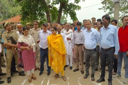 कांवड़ मेले की तैयारी का डीएम ने सरयू घाट से पृथ्वी नाथ मंदिर तक लिया जायजा, 10
लाख श्रद्धालुओं के पहुंचने का अनुमान - image