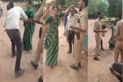 शराब पिलाकर मारता था पति, पत्नी ने चौराहे पर लिया बदला कैमरे में कैद हुई घटना - image