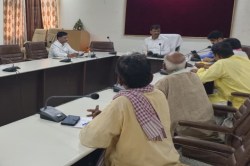 Mau News: वर्षों से चले आ रहे चकरोड के विवाद को डीएम ने खुद जा कर खत्म कराया,
गांव वालों ने लो चैन की सांस - image