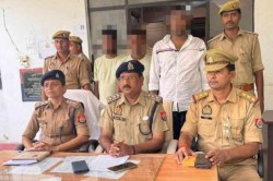 UP में हाईवे किनारे किराए के मकान से चल रहा था देह व्यापार, छापेमारी के दौरान
वहां का नजारा देख सन्न रह गई पुलिस - image