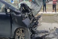 Mau Accident News: तेज रफ़्तार इनोवा डंफर में घुसी, पति पत्नी की मौत - image