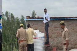 मऊ में रहस्यमयी मौत! स्कूल प्रबंधन पर उठे सवाल, टंकी में अर्धनग्न अवस्था में
मिला गार्ड का शव - image