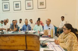 डीएम की बड़ी कार्रवाई, 6 CHC अधीक्षकों को नोटिस चार का रोंका वेतन, ये आशाएं
होंगी बर्खास्त - image