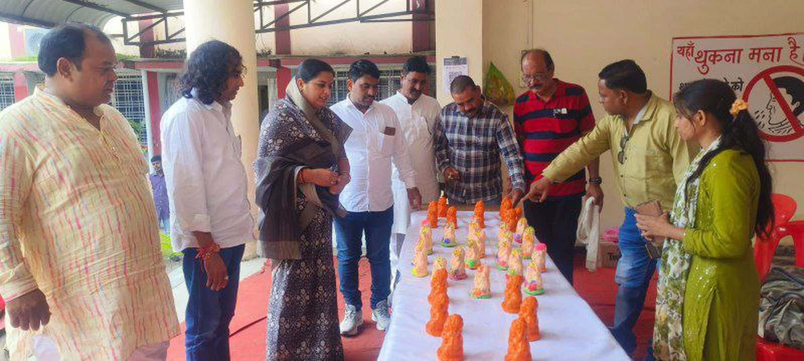 गणेश उत्सव : टाउन हॉल में मिट्टी के गणेश प्रतिमा विक्रय केंद्र का शुभारंभ