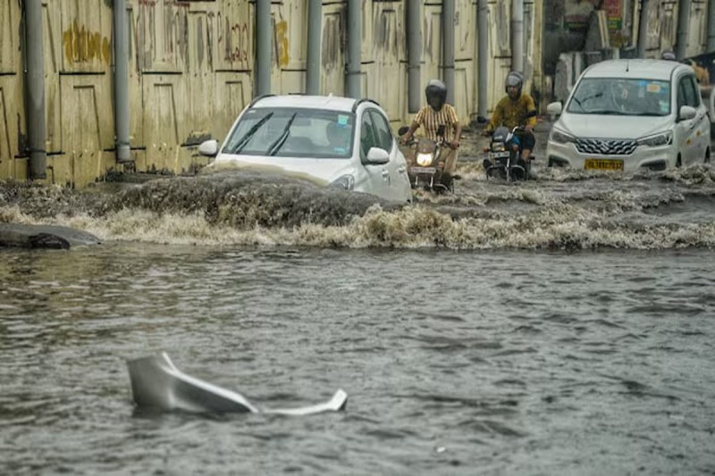 यूपी में झमाझम बारिश की वापसी: पूर्वी इलाकों में ज्यादा असर, पश्चिमी यूपी और तराई भी भीगेंगे (फोटो सोर्स : Social Media, Whatsapp)
