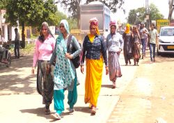  भर्तृहरि बाबा के भक्तों का आना हुआ प्रारंभ, सजने लगे भंडारे, 3 दिवसीय लक्खी
मेला 29 से - image