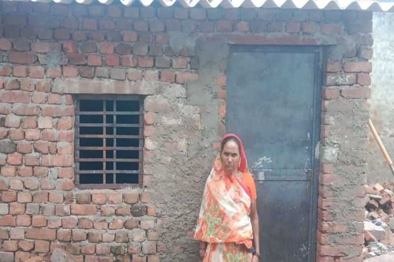 कुदरत ने छीना आशियाना...तो अपनों ने बढ़ाया हाथ, दिया सहारा Nature snatched away the home… so our own people extended a helping hand and gave us support