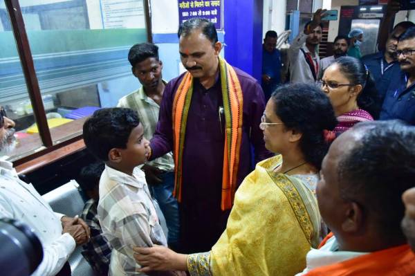 कोंडागांव अस्पताल पहुंचे स्वास्थ्य मंत्री, मरीजों से की मुलाकात, दी नई सुविधाओं की सौगात... Photo