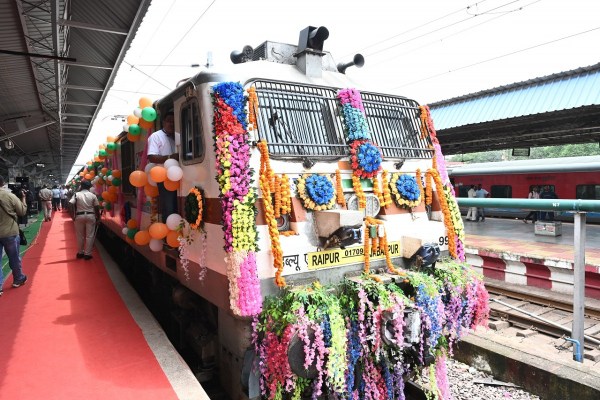 रायपुर-जबलपुर नई एक्सप्रेस ट्रेन का शुभारंभ (फोटो सोर्स- DPR)