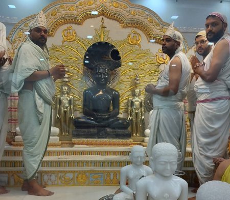 अंकुर कॉलोनी जैन मंदिर में हुआ कार्यक्रम