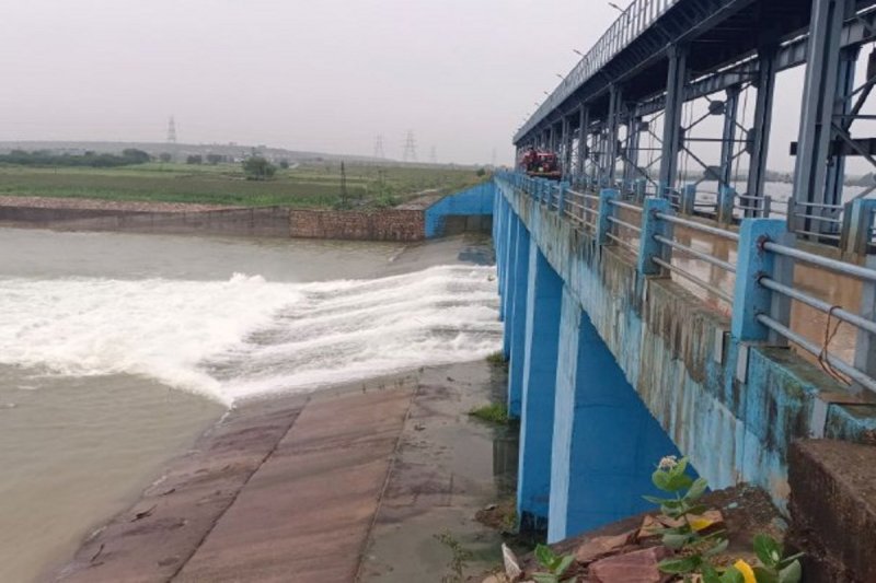 Gates of dams opened in kota