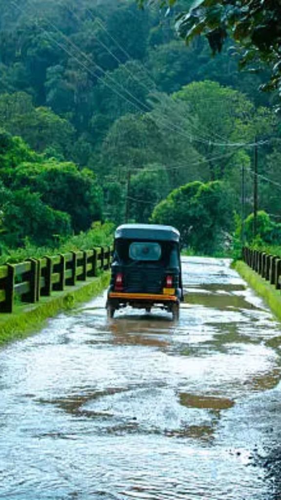 भारी बारिश का अलर्ट (फोटो सोर्स- istockphoto)