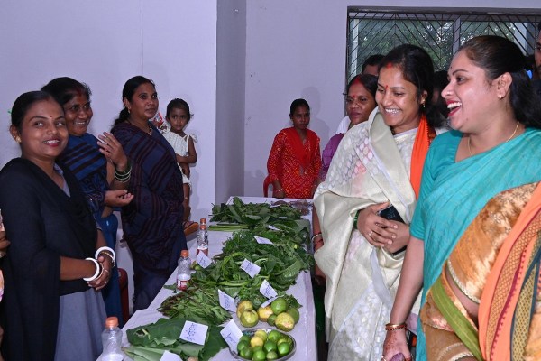 मंत्री राजवाड़े ने किया आकांक्षा हाट का उद्घाटन (फोटो सोर्स- DPR)