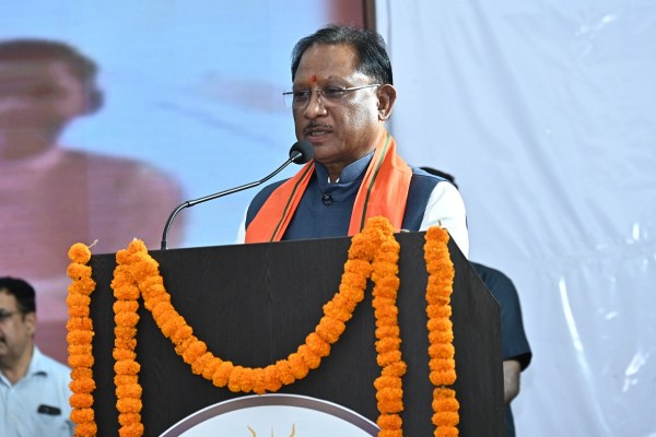 CM साय ने पैर पखारकर दिया सम्मान (फोटो सोर्स- DPR)