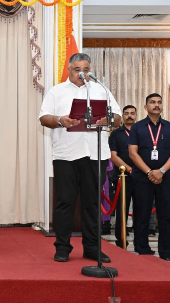 राज्यपाल डेका ने दिलाई तीन मंत्रियों को शपथ (फोटो सोर्स- DPR)
