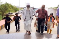 बलरामपुर से चल रहे धर्मांतरण नेटवर्क की परतें खुलने लगी हैं फोटो सोर्स :Social Media