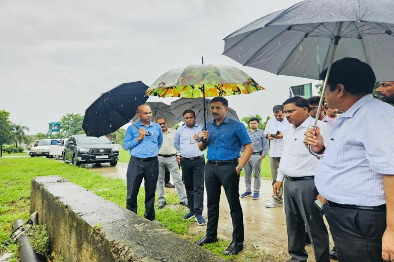 Yogi On Ground फोटो सोर्स :Social Media