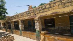 जहां रहते माननीय, उसके आसपास भी स्कूल भवनों की ठीक नहीं हालत - image