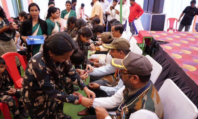 बच्चों ने अपने पाती में लिखा है कि ‘ असली भाई तो आप हैं 