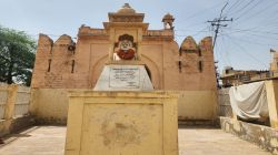 जैसलमेर में अमर शहीद सागरमल गोपा से लेकर नेहरू प्रतिमा तक उपेक्षा की शिकार - image