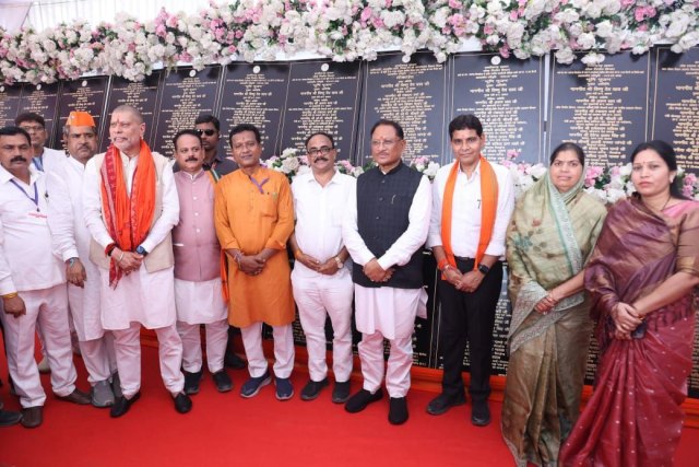 CM साय किया स्वच्छता दीदियों का सम्मान, बिलासपुर में हुआ स्वच्छता संगम-2025, देखें Photo...(photo-patrika)