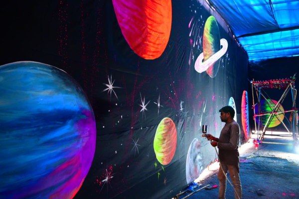 CG News: गुढि़यारी में गणेश उत्सव की तैयारी, शिव महिमा पर आधारित झांकी, देखें तस्वीरें   
