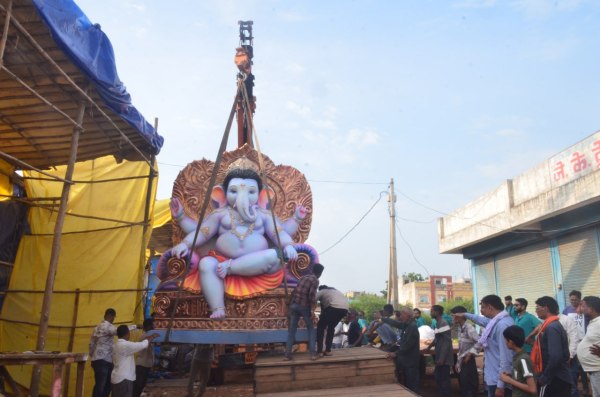 Ganesh Utsav 2025: रायपुर में देर शाम तेज बारिश में गणपति आगमन, बाजे-गाजे के साथ भव्य स्वागत, देखें तस्वीरें 
