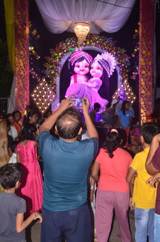 Ganesh Utsav 2025: रायपुर में अलग-अलग थीम में विराजे गणपति, पलकें झपकने वाले मूर्ति ने मोहा मन,देखें तस्वीरें