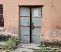 बदमाश घर के बाहर से लोडिंग टैंपों भी गए