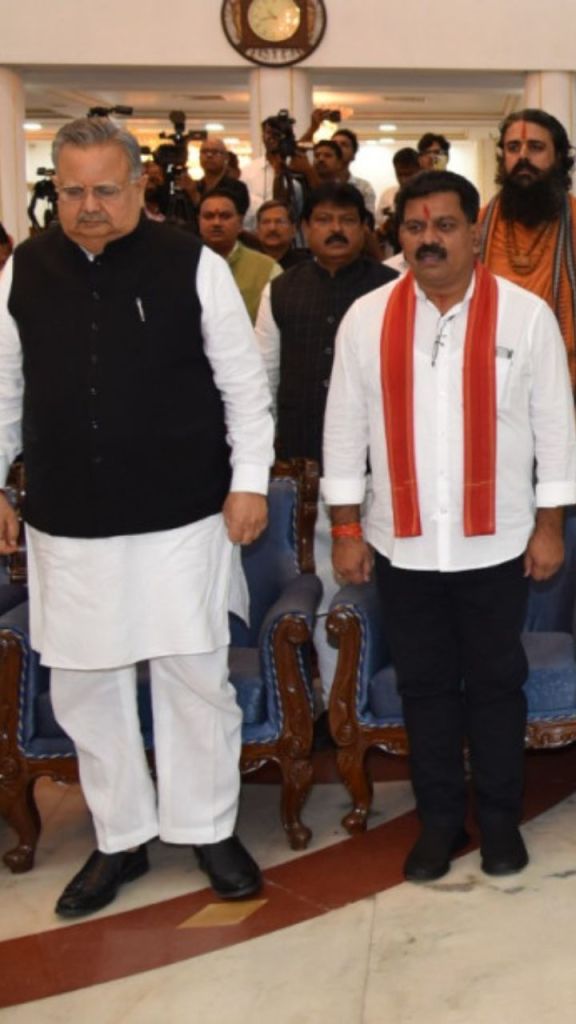 राज्यपाल डेका ने दिलाई तीन मंत्रियों को शपथ (फोटो सोर्स- DPR)
