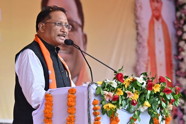 CM साय ने पैर पखारकर दिया सम्मान (फोटो सोर्स- DPR)