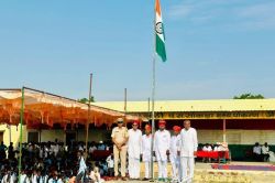 Independence Day: सीमा से सटे जिले में ऑपरेशन सिंदूर के बाद ऐसे मनाया गया आजादी
का जश्न, उमड़ा जनसैलाब - image