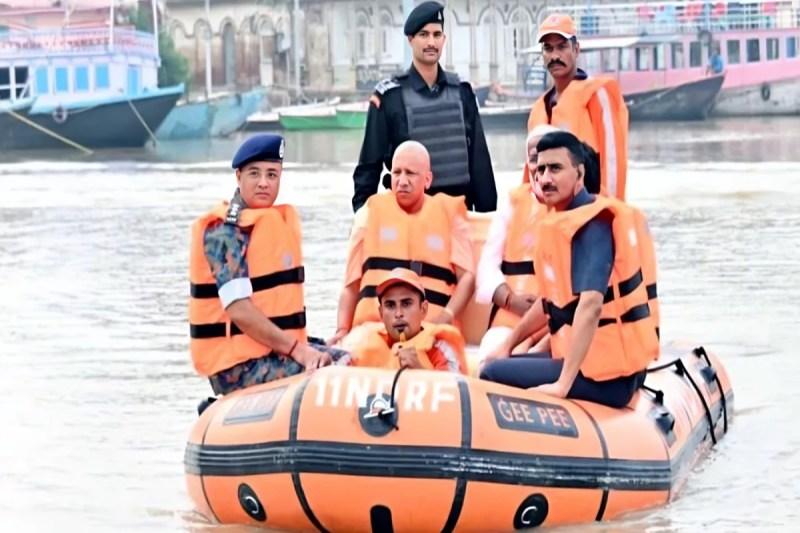 Uttar Pradesh Floods फोटो सोर्स : Social Media