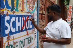 लाल निशान से धौलपुर का लाल बाजार हुआ ‘लाल’ , व्यापारियों में खलबली - image