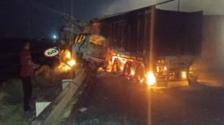 Gujarat: मोरबी-कच्छ हाईवे पर मालिया-मियाणा के पास तीन वाहनों की भिड़ंत, 4 की मौत - image