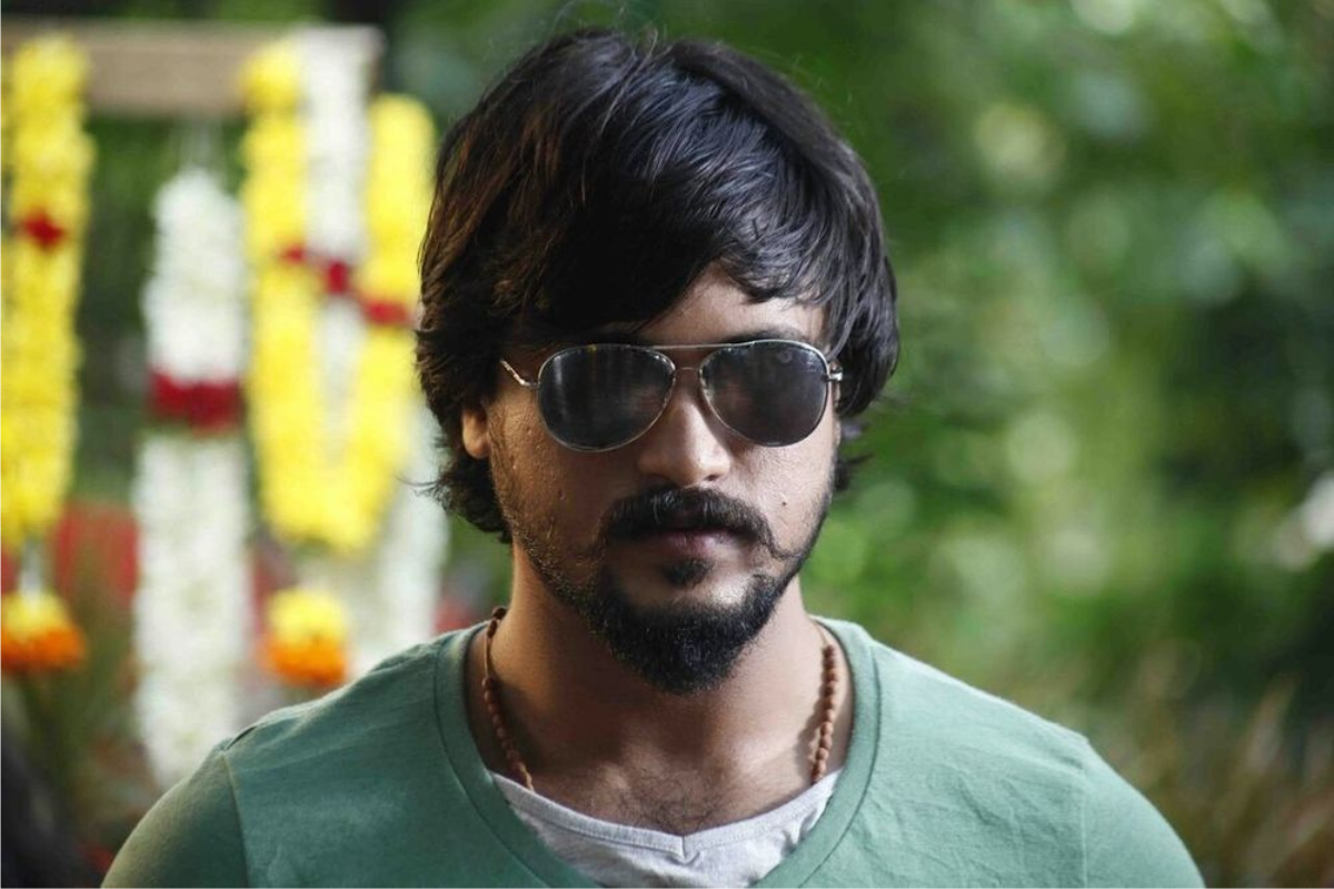 Actor Santhosh Balaraj Dies: 34 साल के पॉपुलर एक्टर का ज्वाइंडिस से निधन, फिल्म
इंडस्ट्री में छाया मातम
