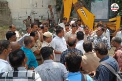 अजमेर में अवैध निर्माण पर नगर निगम का बड़ा एक्शन, इमारत, गेस्ट हाउस और ठेका सीज;
यहां हुआ हंगामा - image