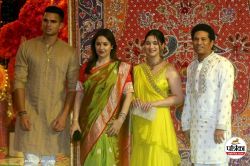 Arjun Tendulkar Engagement: सचिन तेंदुलकर के बेटे अर्जुन की हुई सगाई, जानें कौन
है होने वाली दुल्हन - image