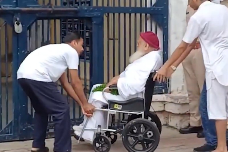 Asaram surrendered in Jodhpur