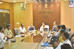 CG News: बिना हेलमेट नहीं मिलेगा पेट्रोल और शराब, दोपहिया चालकों के लिए सख्त
निर्देश - image