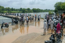 बनास नदी में बह गई थी कार, हादसे के 144 घंटे बाद मिला 7 साल की मासूम का शव,
परिवार में कोहराम - image