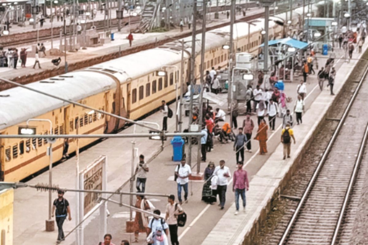 Bandikui-Railway-Station-2